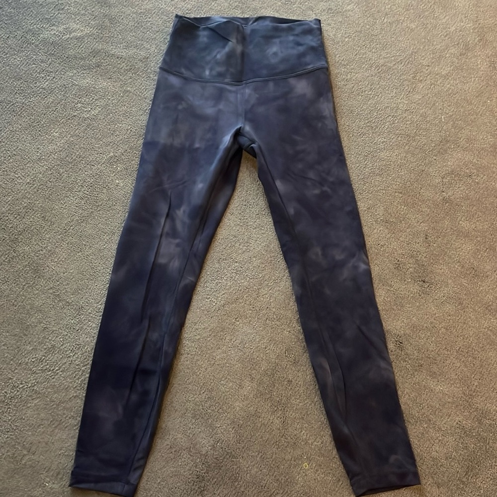 Lululemon wunderunder blue diamond leggings. Size 6- great condition